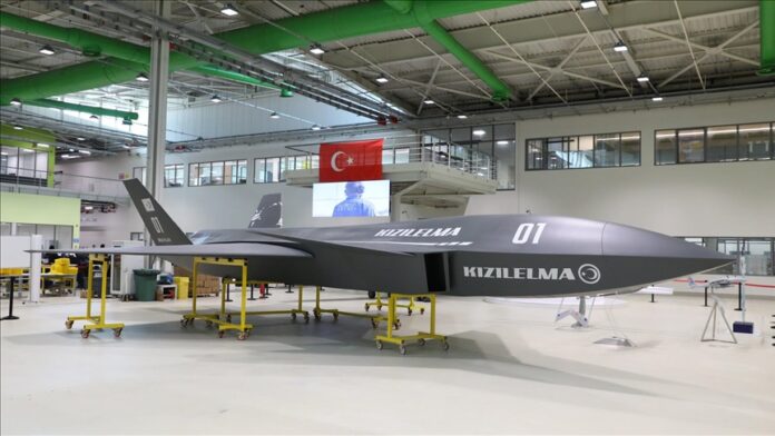 Türkiye kendi insansız savaş uçağını inşa ediyor