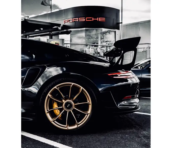 Porsche milyon dolarlık bir karşılaştırmayı kabul etti