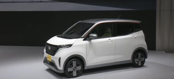 new mini electric vehicle Nissan Sakura-min