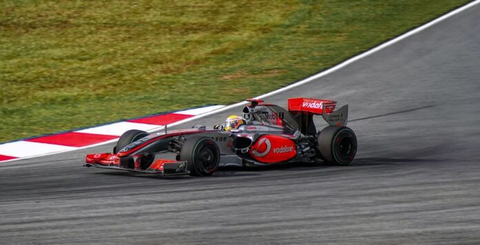 F1 Austrian Grand Prix 2022 Verstappen wins the sprint race ahead of Leclerc-min